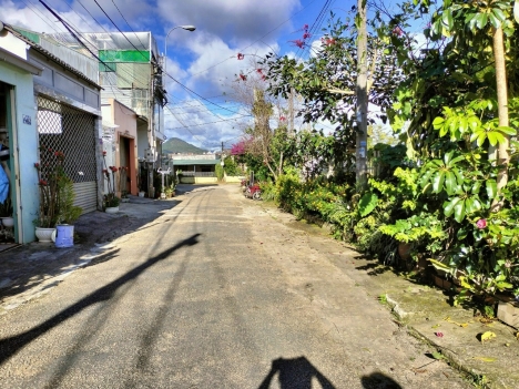 Cần bán lô đất view đẹp trên đường Ngô Tất Tố, Phường 8, TP. Đà Lạt, giá 12 tỷ