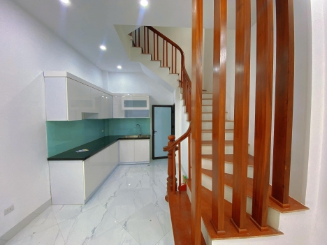 Hiếm lắm mới có! Trung Kính, 2 thoáng, 10m oto, ngõ 3m, 40m x 5T chỉ 4.15 tỷ