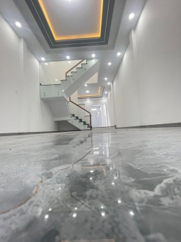 Nguyên Tử  Đông Hưng Thuận 18 Quận 12 .
190M2 Chỉ 5 tỷ 2.
