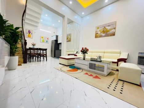 Bán gấp nhà Phú Kiều, Bắc Từ Liêm, 4 tầng x 42m2, ô tô đỗ, 3.75 tỷ