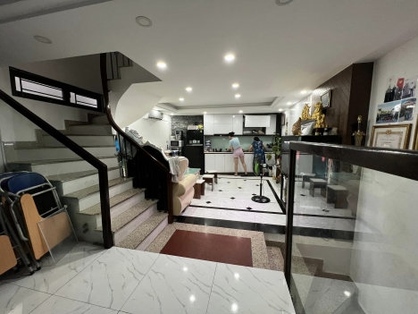 Bán nhà đẹp - Ngõ rộng Hoàng Văn Thái, Thanh Xuân, 58M, 5 Tầng, 5m , 5 tỷ 8.