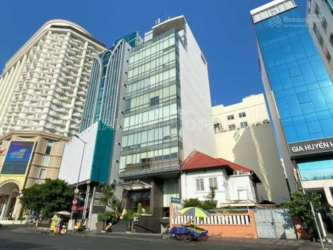 BÁN NHÀ VỊ TRÍ KINH DOANH ĐƯỜNG THÀNH THÁI Q10_6,8X20m_GIÁ 15.5 TỶ