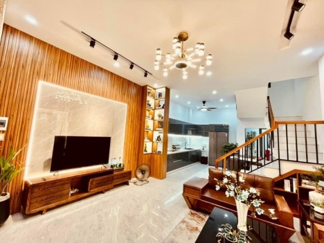 Bán Nhà Mặt Tiền Hà Huy Tập, 3 Tầng, 2 Thoáng, Tặng Nội Thất, 60Mx7M, Chỉ 5 Tỷ nhỏ .