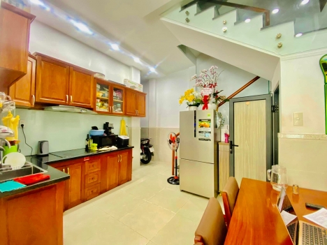 Quận 10 - Sát Chợ - Tháng thu nhập hơn 40 Triệu - Xoắn bán Giá Tốt Nhất chấp khu Vực Đầu tư WIN Lớn