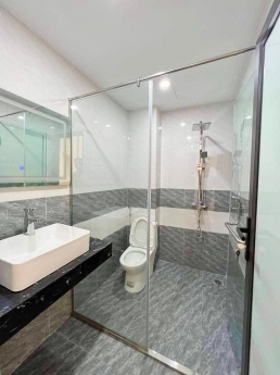 Hottt-- Bán gấp nhà trung tâm Quận Thanh Xuân, tặng kèm thang máy, 7,3 tỷ 6 tầng ngõ otô