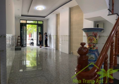 Cho thuê nhà nguyên căn 3 phòng ngủ đường 5E khu VCN Phước Hải giá 13 triệu/tháng.