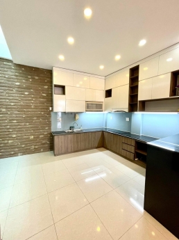 Sát KDC Vạn Phúc City, 67m2 , 3 tầng BTCT , HXH , 5.15x13 , QL13 , Đs 9 , Thủ Đức.