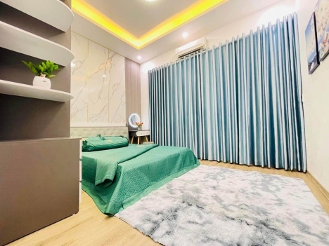 Bán nhà Đức Diễn, Bắc Từ Liêm, 3 tầng x 45m2, MT 4m, ô tô chạy, 3.8 tỷ.