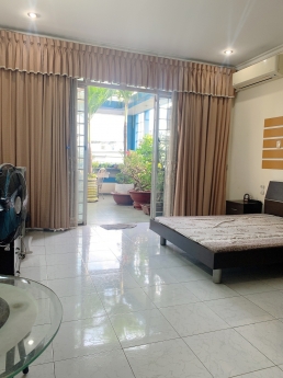 mặt tiền kinh doanh sầm uất cách mạng tháng tám - tân bình - 25 TY - nhà 3 lầu.