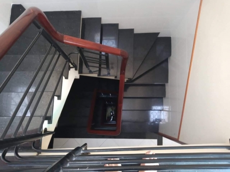 Định cư bán nhà Lý Thái Tổ Quận 10, 5 tầng giá chỉ nhỉnh 6 tỷ