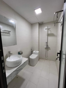 Bán nhà TĐC Giang biên Long biên . Dt 40 m. 4 tầng . Mt 3.5 m. Giá 6 tỷ.