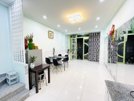 Bán nhà cạnh chợ An Nhơn ngang 5 dài 17m , hẻm xe hơi 1 trục như căn mặt tiền- kinh doanh đỉnh- 6,3