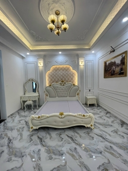 Nhà Tân Cổ Điển 1 Trệt 2 Lầu - Tặng Full Nội Thất Cao Cấp