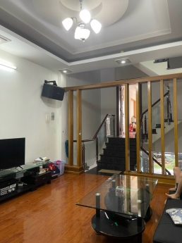 Bán nhà HXH Cống Lỡ Tân Bình 4PN xây lệch tầng mới đẹp thoáng mát.