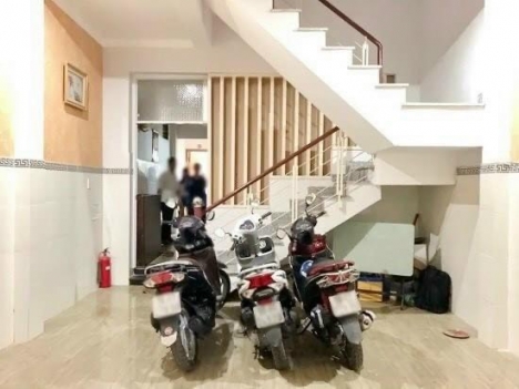 CẦN BÁN CHDV 8 PHÒNG 77M2 PHƯỜNG PHÚ THUẬN QUẬN 7  GIÁ 4XX TỶ.