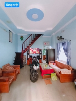 BÁN NHÀ 2 MẶT TIỀN HẺM ĐƯỜNG 18 , NGAY CHỢ TÂN HƯƠNG _ TÂN PHÚ 
XE HƠI ĐỖ CỬA - VỊ TRÍ CỰC ĐẸP