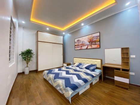 Bán nhà P. Hoè Thị, Nam Từ Liêm, 5 tầng x 42m2, gần trường mầm non, chỉ 3.2 tỷ.