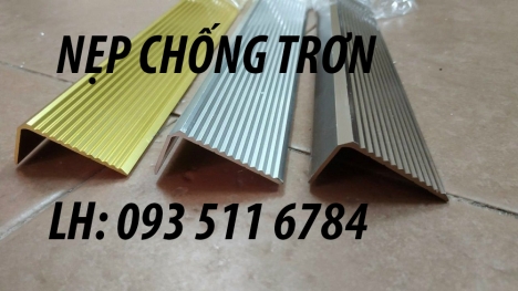 Nẹp cầu thang chống trượt Nẹp nhôm sàn cao thấp