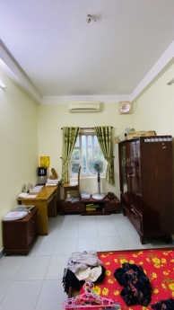 Mặt tiền Phú Hữu quận 9. 102m2, vị trí đẹp, ở ngay. 5 tỷ 950 TL.