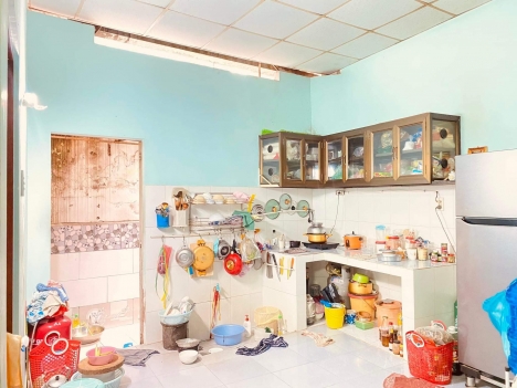 Bán nhà Giá Rẻ Lã Xuân Oai, Quận 9, có dòng tiền sẵn. Hẻm xe hơi né. Diện tích 150m2 ( Ngang 6m ,