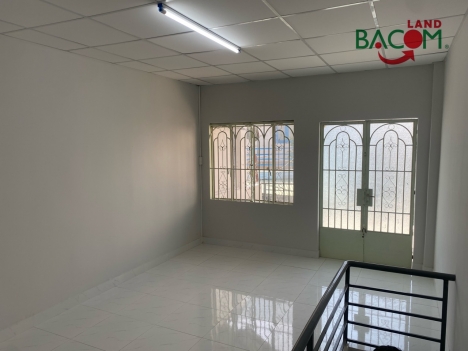 Chủ thiện chí giảm 50tr từ 1,9 tỷ xuống còn1,85 tỷ- Bán nhà mới 1T1L ngay giáo xứ Bùi Hiệp phường