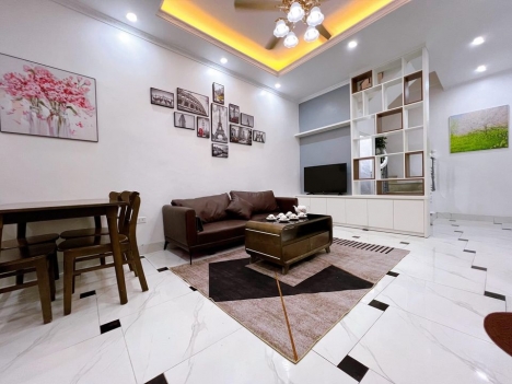 Bán nhà P. Hoè Thị, Nam Từ Liêm, 5 tầng x 42m2, gần trường mầm non, chỉ 3.2 tỷ.