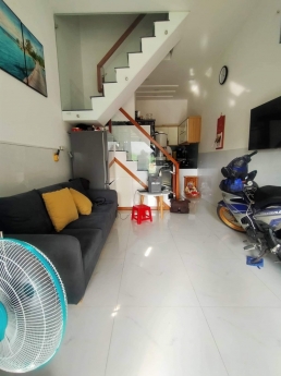 Phan văn Trị Bình Thạnh 21m  hẻm 1 truc sát mặt tiền chỉ 2 tỷ nhĩnh