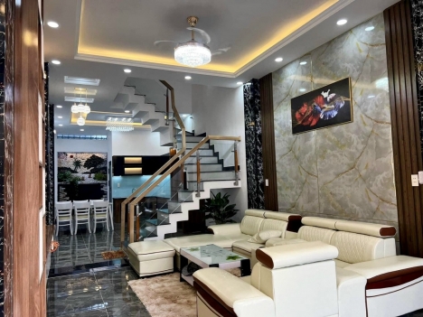 Cần bán nhà Tân Uyên bình dương 1 trệt hai lầu