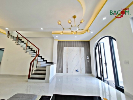 Hạ giá 200 triệu còn 4,190 tỉ.Bán nhà 1 Trệt 1 Lầu 110m2 SHR thổ cư đường ô tô (P. Tân Hiệp)