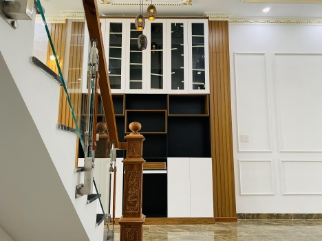 Bán Nhà Tân Cổ Điển 80m2 - Giát Vàng - Vạn Người Mê