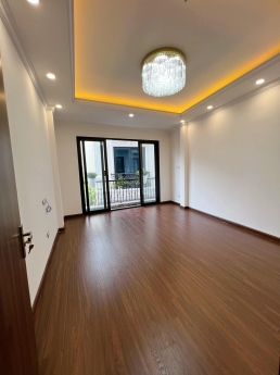 HIẾM BÁN NHÀ NGUYỄN SƠN 46M  5 TẦNG  GARA Ô TÔ NGÕ THÔNG  CHỈ 5 TỶ 5 LH EM TÂM