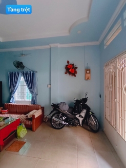 BÁN NHÀ 2 MẶT TIỀN HẺM ĐƯỜNG 18 , NGAY CHỢ TÂN HƯƠNG _ TÂN PHÚ 
XE HƠI ĐỖ CỬA - VỊ TRÍ CỰC ĐẸP