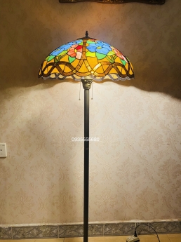 Đèn tiffany chân cao tiffany