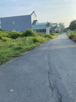 Gấp Gấp !!ngộp BANK Cần tiền  bán đất - SHR-.112 m2, 2 tỷ155 TR, Đường 214 - XÃ Hòa Phú , Củ Chi -