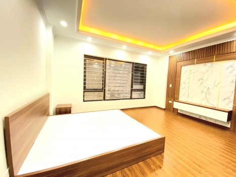 SIÊU ĐẦU TƯ, Chùa Láng, CCMN 8PN_OTO vào cổng_View hồ_45TR/Tháng_45Mx5T chỉ 5,5 tỷ