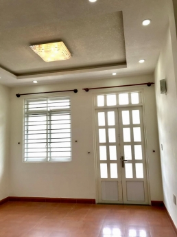 GẦN NGÃ 4 ĐS 7 TÊN LỬA NHÀ 4 TẤM MTKD ĐA NGÀNH