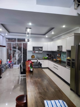 BÁN NHÀ MẶT TIỀN CHỢ  PHƯỜNG 24 BÌNH THẠNH- KINH DOANH CỰC ĐỈNH-60M2 - NGANG 6 DÀI 10M-DÒNG TIỀN