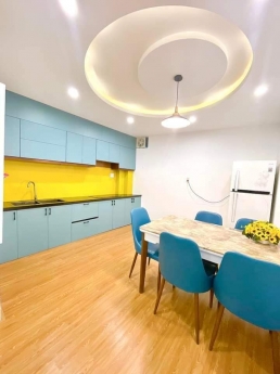 Bán Nhà Đường Trần Cao Vân, Ở Ngay, Ô Tô, Mặt Tiền 6M, Nhỉnh 2 Tỷ