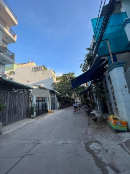 BÁN NHÀ PHAN HUY ÍCH,3 TẦNG  NGANG 4.5 x 14 m,HẺM 5 m, 4 TỶ 6