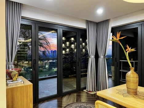 Chính chủ cần bán CH Royal City, 03 PN, hướng Đông Nam, 135m,