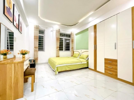 Bán Nhà Đường Trần Cao Vân, Ở Ngay, Ô Tô, Mặt Tiền 6M, Nhỉnh 2 Tỷ