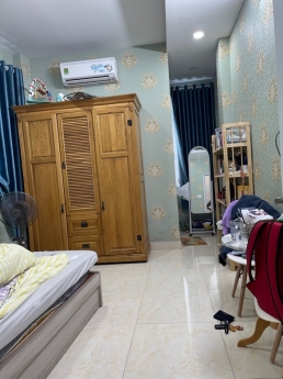 Bán Nhà bên Trường Đại học Tài chính - Marketing Thủ Đức, 60m, 2 tầng, giá 5 tỷ 5