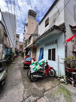 Ngộp ngân hàng cần bán gấp căn nhà  đường Ba Đình P.10 Q.8, 40m2 ,4.56 tỷ , Hẻm xe hơi , ô tô đỗ