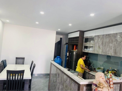 Bán tòa căn hộ Khu NAM VIỆT Á gồm 5 tầng giao với đường Lê Văn Hiến thu nhập ròng 600tr/năm