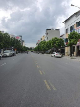 Quá VIP 6 TỶ - Bán Nhà ĐẸP Ngọc Thụy 59m,  Ô tô tránh, View Hồ Tuyệt đẹp