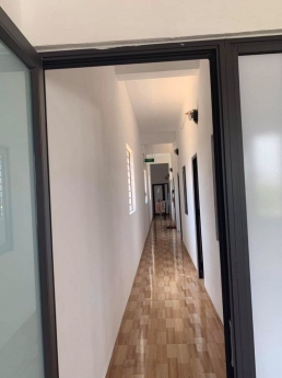 Bán tòa căn hộ Khu NAM VIỆT Á gồm 5 tầng giao với đường Lê Văn Hiến thu nhập ròng 600tr/năm
