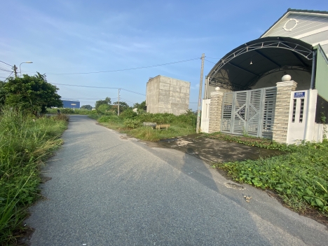 Cần bán lô đất mặt tiền  chính chủ, sổ hồng riêng, thổ cư 100%.  111 m2, 2,159 tỷ, Hòa Phú , Củ Chi