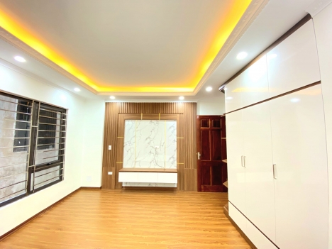 SIÊU ĐẦU TƯ, Chùa Láng, CCMN 8PN_OTO vào cổng_View hồ_45TR/Tháng_45Mx5T chỉ 5,5 tỷ