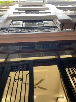 CHỦ CẦN BÁN GẤP HẠ CHÀO 20O TRIỆU  CĂN  -5 TẦNG 40M2( MỚI XÂY ) YÊN NGHĨA -HÀ ĐÔNG -FULL NỘI THẤT-