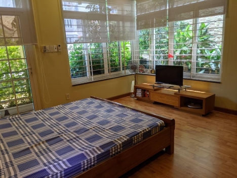 BÁN BIỆT THỰ TÂN QUY ĐÔNG QUẬN 7. DTSD LÊN TỚI 400M2, HÀNG XÓM SIÊU GIÀU